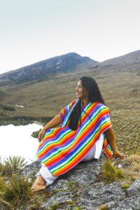 Жінка-шаман Майма Кароліна з Колумбії Аяхуаска Буфо Альваріус Камбо церемонія в Іспанії